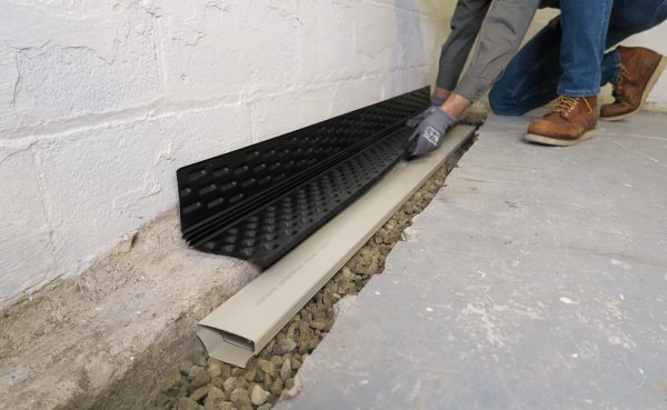 Installing-Contractor-Basement-Waterproofing1000px-Systems-7099
